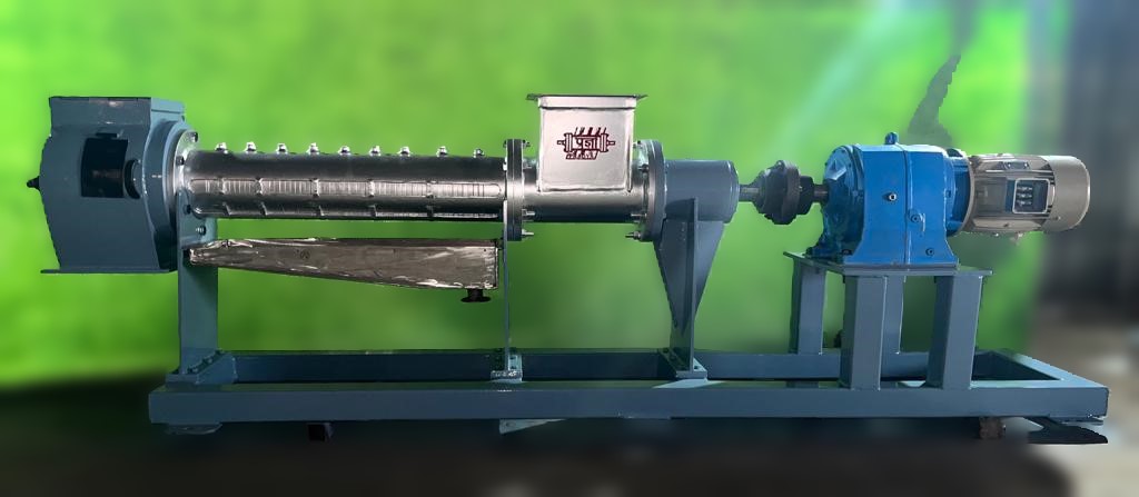 Pre-press squeezer assembly showing the screw press mechanism used for mechanical oil extraction